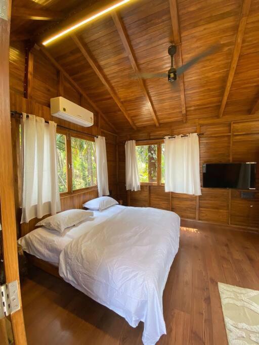 Вилла Mangifera Treehouse-Elixir Beach Farm-Jacuzzi-Cozy Алибаг Экстерьер фото